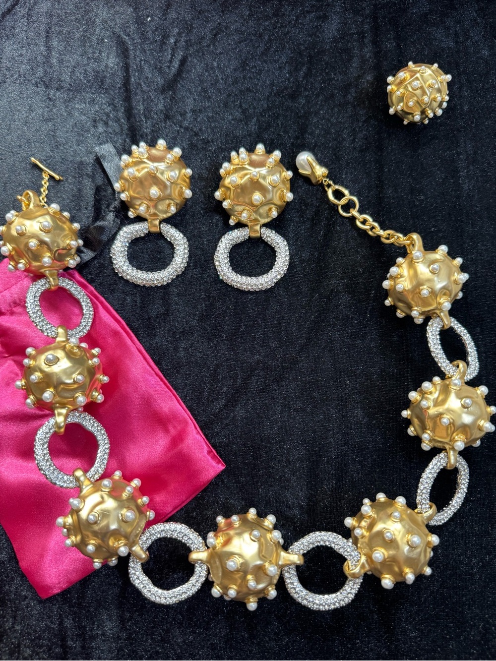 Schiaparelli insp Gold and Pearl Statement Necklace & Earring & Ring Set - Picture 5 of 16